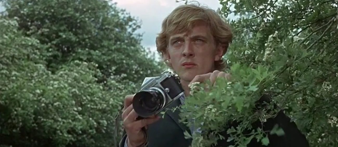 David Hemmings as Thomas